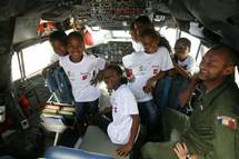 1000 Sourires  parraine son 4000ème enfant à la Base Aérienne 181