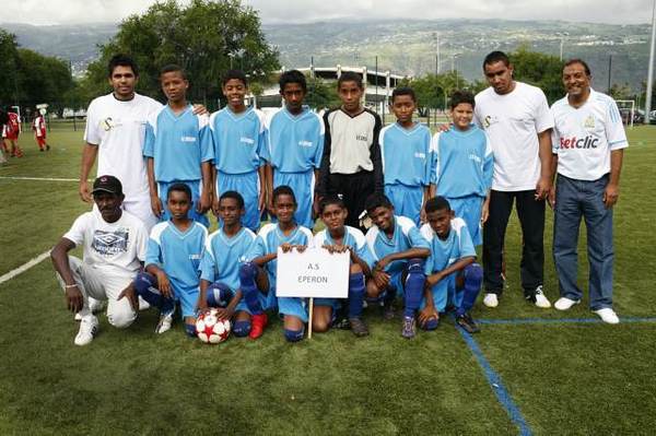« Séance de jeux » en V.I.M. * avec Benoît TREMOULINAS – Défenseur FC Girondins de Bordeaux et Dimitri PAYET – Attaquant AS Saint-Etienne « Séance de jeux » en V.I.M. * avec Benoît TREMOULINAS – Défenseur FC Girondins de Bordeaux et Dimitri PAYET – Attaquant AS Saint-Etienne