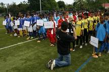 « Séance de jeux » en V.I.M. * avec Benoît TREMOULINAS – Défenseur FC Girondins de Bordeaux et Dimitri PAYET – Attaquant AS Saint-Etienne « Séance de jeux » en V.I.M. * avec Benoît TREMOULINAS – Défenseur FC Girondins de Bordeaux et Dimitri PAYET – Attaquant AS Saint-Etienne