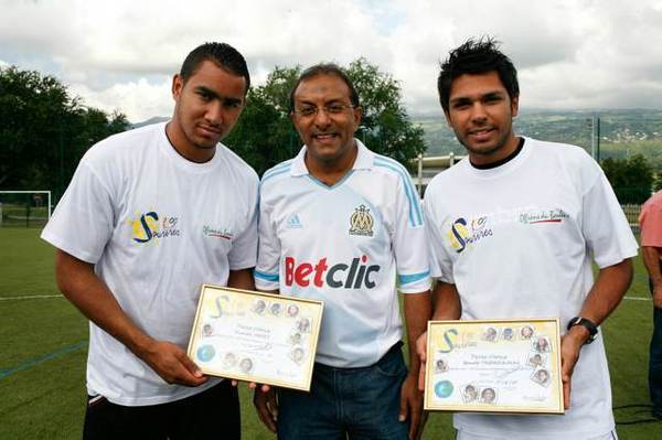 « Séance de jeux » en V.I.M. * avec Benoît TREMOULINAS – Défenseur FC Girondins de Bordeaux et Dimitri PAYET – Attaquant AS Saint-Etienne « Séance de jeux » en V.I.M. * avec Benoît TREMOULINAS – Défenseur FC Girondins de Bordeaux et Dimitri PAYET – Attaquant AS Saint-Etienne