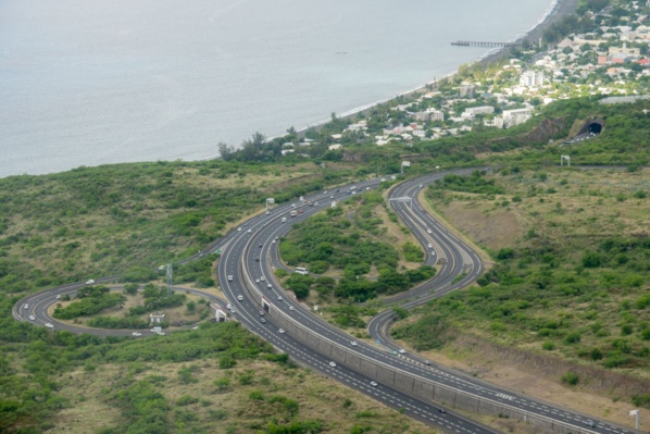 <center>Baptême d’hélicoptère :<br> les marmailles de 1000 Sourires  <br>découvrent leur ville vue du ciel