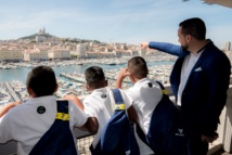 <center>"S'envoler vers le Rêve ..."  <br> Jour 2: Les marmailles font leurs premiers pas en métropole, à Marseille et Salon-de-Provence
