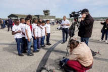 <center>"S'envoler vers le Rêve ..." <br> Jour 2: Les marmailles font leurs premiers pas en métropole, à Marseille et Salon-de-Provence <center>"S'envoler vers le Rêve ..." <br> Jour 2: Les marmailles font leurs premiers pas en métropole, à Marseille et Salon-de-Provence