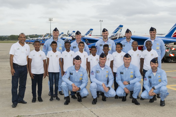 <center>"S'envoler vers le Rêve ..." <br> Jour 2: Les marmailles font leurs premiers pas en métropole, à Marseille et Salon-de-Provence <center>"S'envoler vers le Rêve ..." <br> Jour 2: Les marmailles font leurs premiers pas en métropole, à Marseille et Salon-de-Provence