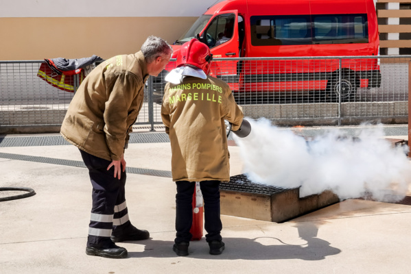 <center>"S'envoler vers le Rêve ..."  <br> Jour 4 :Une journée citoyenne inoubliable <br>avec les marins-pompiers de Marseille