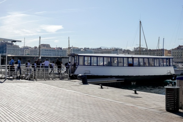 <center>"S'envoler vers le Rêve ..."  <br> Jour 5 : Cercle des Nageurs de Marseille <br> les marmailles dans le grand bain