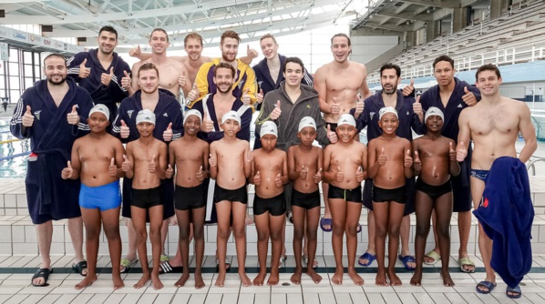 <center>"S'envoler vers le Rêve ..." <br> Jour 5 : Cercle des Nageurs de Marseille <br> les marmailles dans le grand bain <center>"S'envoler vers le Rêve ..." <br> Jour 5 : Cercle des Nageurs de Marseille <br> les marmailles dans le grand bain