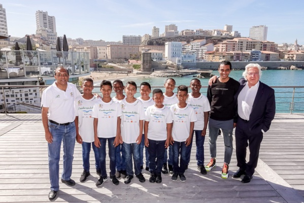 <center>"S'envoler vers le Rêve ..."  <br> Jour 5 : Cercle des Nageurs de Marseille <br> les marmailles dans le grand bain
