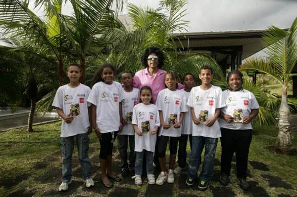 « 1000 Sourires décroche le ciel, le rire, les Miss et le luxe du Palm Hôtel & Spa pour les marmailles» « 1000 Sourires décroche le ciel, le rire, les Miss et le luxe du Palm Hôtel & Spa pour les marmailles»