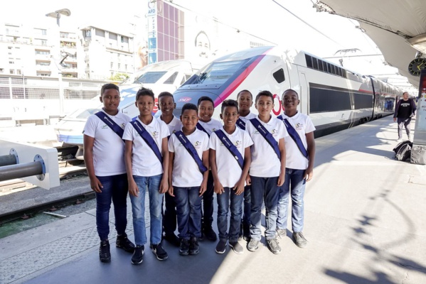 <center>"S'envoler vers le Rêve ..."  <br> Jour 8 : En route vers Paris par le TGV .... Direction Novotel Montparnasse