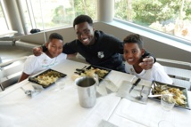 <center>"S'envoler vers le Rêve ..."  <br> Jour 10 : Fabrice Abriel accueille les marmailles  <br>en VIM (Very Important Marmailles) <br>au club Amiens SC (Ligue 1)