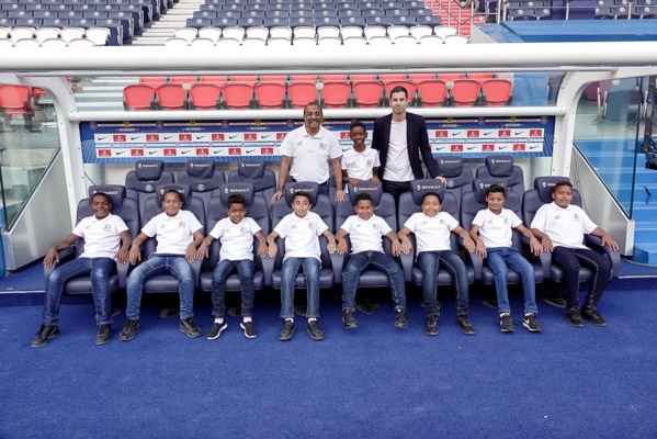 <center>"S'envoler vers le Rêve ..."  <br> Jour 12 : Enzo, Samuel, Mathéo, Yannick et leurs petits camarades rencontrent <br> les stars du PSG au centre Ooredoo