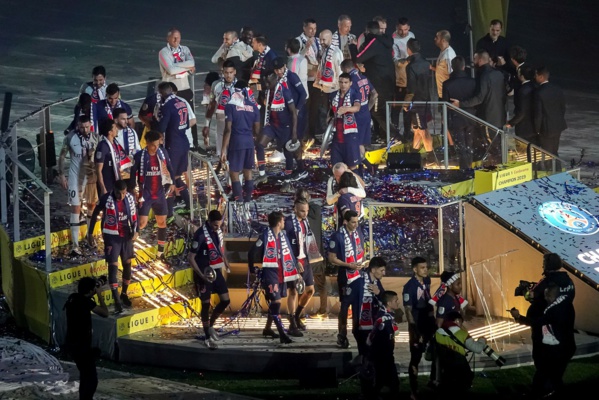 <center>"S'envoler vers le Rêve ..."  <br> Jour 13 : De la Bergerie Nationale au Parc des Princes :  Une journée éducative et sportive pour les petits réunionnais