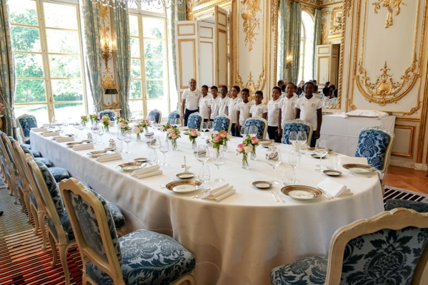 <center>"S'envoler vers le Rêve ..."  <br> Jour 16 : Les petits saint-paulois visitent <br> le Palais de l’Elysée