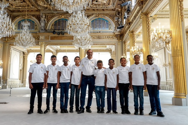 <center>"S'envoler vers le Rêve ..."  <br> Jour 16 : Les petits saint-paulois visitent <br> le Palais de l’Elysée