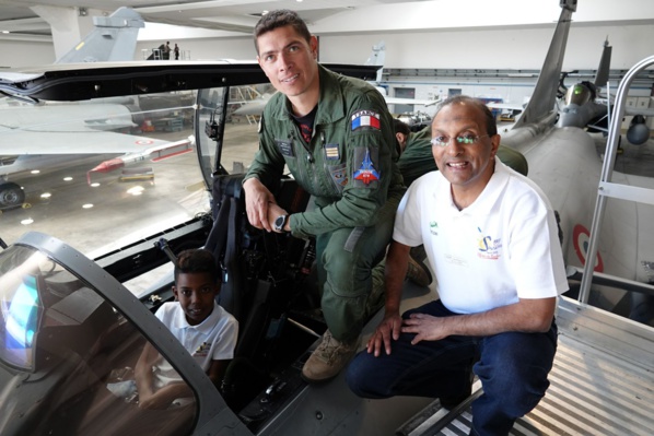 <center>"S'envoler vers le Rêve ..." <br> Jours 16 et 17: Les marmailles retrouvent leur île et leurs familles, des souvenirs plein la tête <center>"S'envoler vers le Rêve ..." <br> Jours 16 et 17: Les marmailles retrouvent leur île et leurs familles, des souvenirs plein la tête