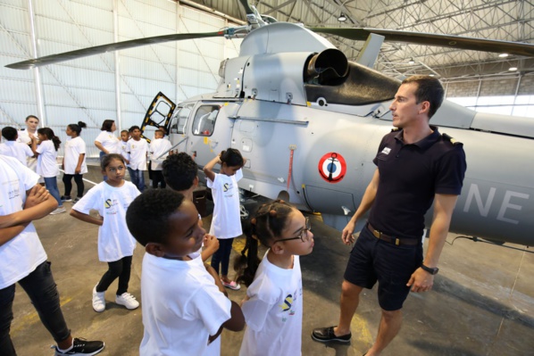 <center>Baptême de l’air en CASA <br> avec le Détachement Air 181 : <br> les marmailles de 1000 Sourires en lèr <center>Baptême de l’air en CASA <br> avec le Détachement Air 181 : <br> les marmailles de 1000 Sourires en lèr