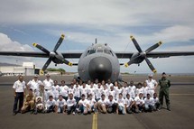 Un Noël inoubliable pour les VIM de 1000 Sourires à bord des aéronefs de la base aérienne 181 et du Boeing 777 d’Air France Un Noël inoubliable pour les VIM de 1000 Sourires à bord des aéronefs de la base aérienne 181 et du Boeing 777 d’Air France