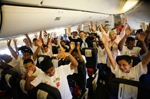 Un Noël inoubliable pour les VIM de 1000 Sourires à bord des aéronefs de la base aérienne 181 et du Boeing 777 d’Air France Un Noël inoubliable pour les VIM de 1000 Sourires à bord des aéronefs de la base aérienne 181 et du Boeing 777 d’Air France