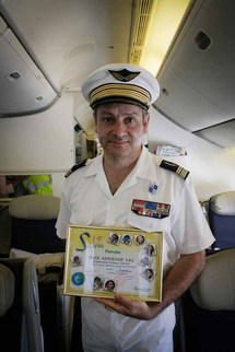 Un Noël inoubliable pour les VIM de 1000 Sourires à bord des aéronefs de la base aérienne 181 et du Boeing 777 d’Air France Un Noël inoubliable pour les VIM de 1000 Sourires à bord des aéronefs de la base aérienne 181 et du Boeing 777 d’Air France