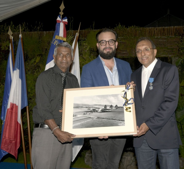 <center>Ibrahim Ingar décoré de<br> l’Ordre National du Mérite