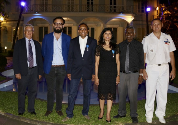 <center>Ibrahim Ingar décoré de<br> l’Ordre National du Mérite <center>Ibrahim Ingar décoré de<br> l’Ordre National du Mérite