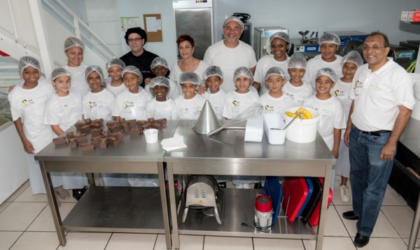 <center>Matinée givrée <br> à La Magie Des Glaces <br> pour les marmailles de 1000 Sourires <center>Matinée givrée <br> à La Magie Des Glaces <br> pour les marmailles de 1000 Sourires