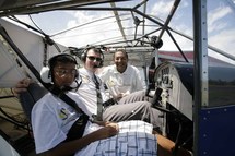 <center>Baptême en ULM <br>pour les V.I.M. (Very Important marmaille) de Saint-Gilles les Hauts <center>Baptême en ULM <br>pour les V.I.M. (Very Important marmaille) de Saint-Gilles les Hauts