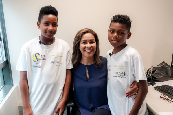 <center>"Un Incroyable Noël...." <br>Jour 1 : L’aventure commence dans les locaux de Réunion La 1ère pour Enzo et Mathéo <center>"Un Incroyable Noël...." <br>Jour 1 : L’aventure commence dans les locaux de Réunion La 1ère pour Enzo et Mathéo