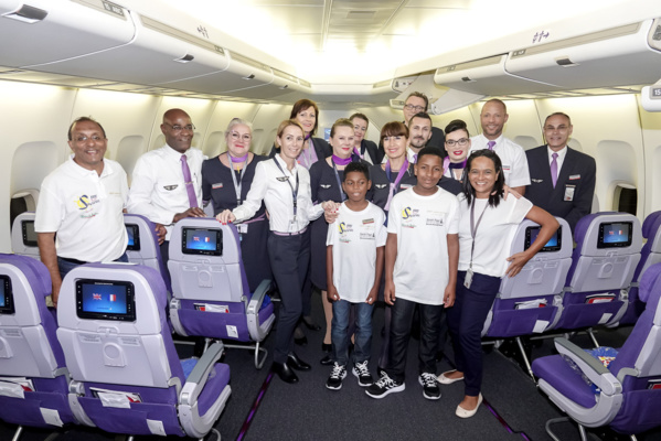 <center>"Un Incroyable Noël...." <br>Jour  2 : C’est le grand départ pour Enzo et Mathéo! Les marmailles s’envolent vers Paris <br> pour “Un Incroyable Noël” <center>"Un Incroyable Noël...." <br>Jour  2 : C’est le grand départ pour Enzo et Mathéo! Les marmailles s’envolent vers Paris <br> pour “Un Incroyable Noël”