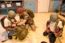 <center>Les marmailles de 1000 Sourires <br>dans la peau des parachutistes du 2e RPIMA <center>Les marmailles de 1000 Sourires <br>dans la peau des parachutistes du 2e RPIMA