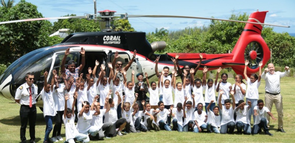 <center>Soan, Nono et PLL rencontrent les marmailles de 1000 Sourires au Palm Hôtel & Spa ***** <center>Soan, Nono et PLL rencontrent les marmailles de 1000 Sourires au Palm Hôtel & Spa *****