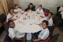 <center>Soan, Nono et PLL rencontrent les marmailles de 1000 Sourires au Palm Hôtel & Spa ***** <center>Soan, Nono et PLL rencontrent les marmailles de 1000 Sourires au Palm Hôtel & Spa *****