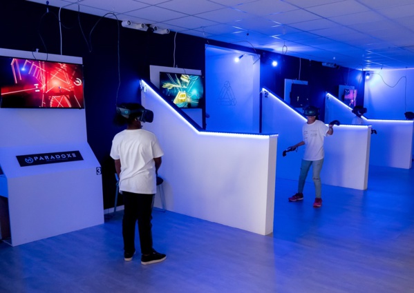 <center>Les marmailles de 1000 Sourires transportés dans une réalité virtuelle par VR Paradoxe. <center>Les marmailles de 1000 Sourires transportés dans une réalité virtuelle par VR Paradoxe.