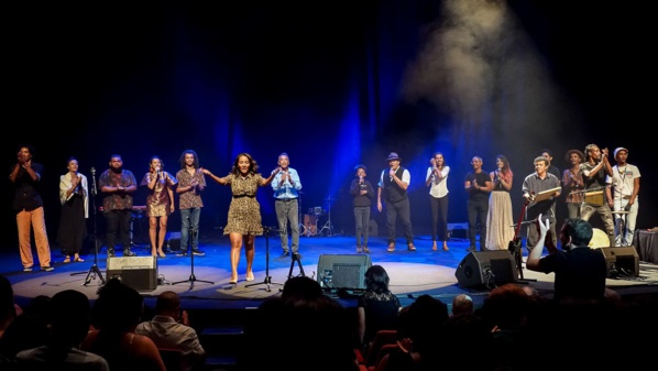 <center>Téat Champ Fleuri : Le public est venu nombreux pour soutenir l’association 1000 Sourires <center>Téat Champ Fleuri : Le public est venu nombreux pour soutenir l’association 1000 Sourires