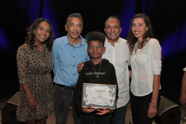 <center>Téat Champ Fleuri : Le public est venu nombreux pour soutenir l’association 1000 Sourires <center>Téat Champ Fleuri : Le public est venu nombreux pour soutenir l’association 1000 Sourires