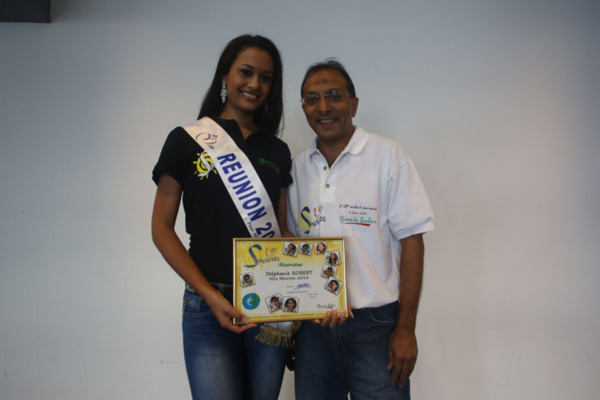 <center> Une Marraine de rêve, <br> Stéphanie Robert Miss Réunion 2012...