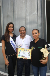<center>Stéphanie Robert,  Miss Réunion 2012 <br>Marraine de 1000 Sourires
