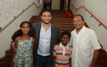 <center>Visite surprise du parrain Fabrice Abriel<br> et des cadeaux ... <center>Visite surprise du parrain Fabrice Abriel<br> et des cadeaux ...