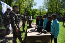 <center>"S'envoler vers le Rêve ..." <br> Jour 9: Les marmailles rencontrent <br> le pilote de Rafale Sébastien Nativel, <br>à la Base Aérienne de Saint-Dizier <center>"S'envoler vers le Rêve ..." <br> Jour 9: Les marmailles rencontrent <br> le pilote de Rafale Sébastien Nativel, <br>à la Base Aérienne de Saint-Dizier