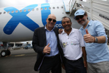 <center>85 marmailles de 1000 Sourires <br> touchent le ciel avec XL Airways                                                                    