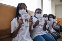 <center>1000 Sourires fête sa 250e opération <br> à bord d’un avion militaire <center>1000 Sourires fête sa 250e opération <br> à bord d’un avion militaire