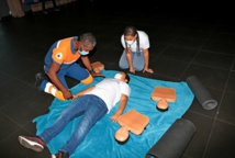 <center>Les marmailles de 1000 Sourires<br> invités au Mercure Créolia <br>pour fêter Noël avant l’heure <center>Les marmailles de 1000 Sourires<br> invités au Mercure Créolia <br>pour fêter Noël avant l’heure