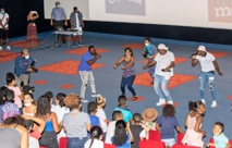 <center>Ciné Noël Orange : Des artistes péi font le show<br> pour 200 marmailles parrainés par 1000 Sourires <center>Ciné Noël Orange : Des artistes péi font le show<br> pour 200 marmailles parrainés par 1000 Sourires