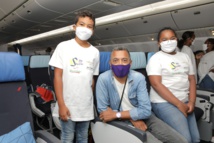 <center>1000 Sourires fête Noël avec Air France <br> et le Détachement Air 181 <center>1000 Sourires fête Noël avec Air France <br> et le Détachement Air 181