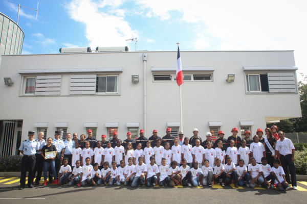 <CENTER>Journée en VIM avec les pompiers du SDIS, <br> la chanteuse Sega¨El <br>  et Stéphanie Robert, Miss Réunion 2012 ... 