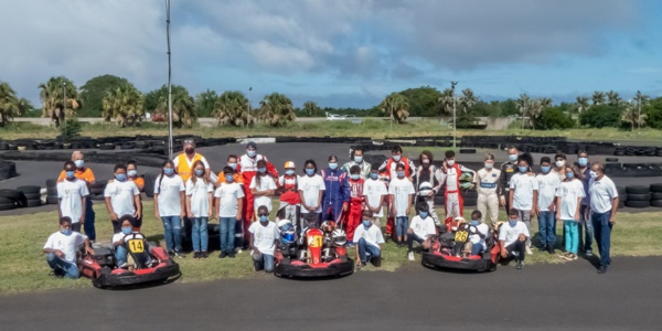 <center>Karting, initiation au geste de premiers secours<br> et déjeuner surprise au Burger King <br> pour les marmailles de 1000 Sourires <center>Karting, initiation au geste de premiers secours<br> et déjeuner surprise au Burger King <br> pour les marmailles de 1000 Sourires