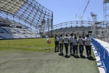 <center> S'envoler vers le rêve ... à Marseille, Nice,<br> Monaco, Salon de Provence ...   le stade Vélodrome