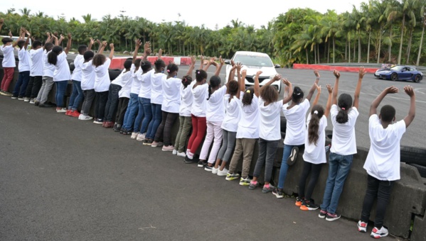 <center>Sainte-Anne : les marmailles de 1000 Sourires<br>  font du rallye et apprennent à conduire ! <center>Sainte-Anne : les marmailles de 1000 Sourires<br>  font du rallye et apprennent à conduire !