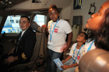 Un 6000ème sourire et <br>une 7ème bougie fêtés avec Air Austral Un 6000ème sourire et <br>une 7ème bougie fêtés avec Air Austral